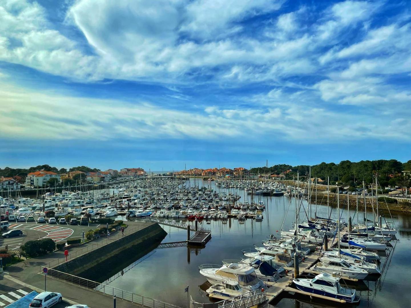 Port Sud - T3 En Duplex Avec Vue Panoramique Sur Le Port De Capbreton Apartman Kültér fotó